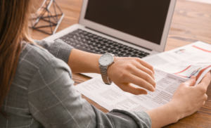 子育て中でも「遠慮せず定時退社」職場とは？入社前に確かめたい「働きやすさ」のサイン